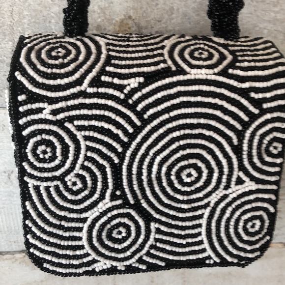 Adorable fully beaded Crossbody miniature bag - Picture 2 of 15